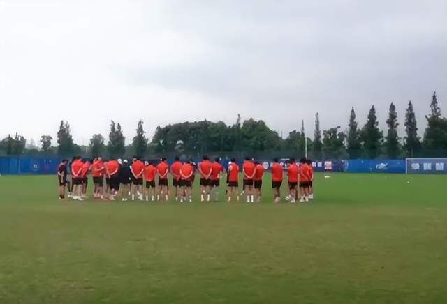 帮我按一下这里